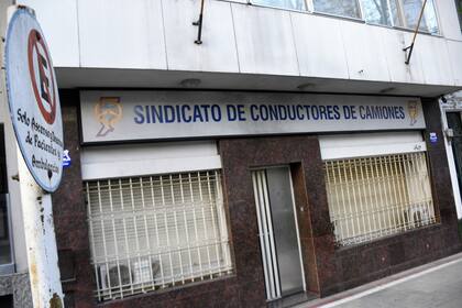 La sede del Sindicato de Camioneros, seccional Rosario, fue otra vez blanco de una balacera