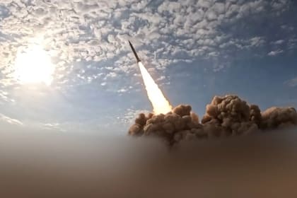 La segunda fase de la 82ª oleada de misiles lanzados contra Israel y bases estadounidenses en los Emiratos Árabes Unidos y Kuwait