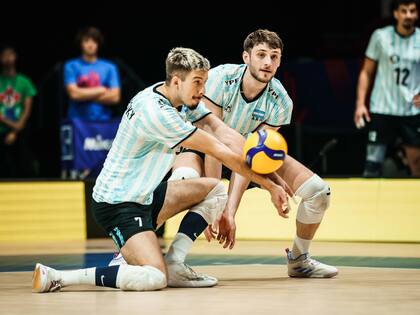 La selección argentina acumula dos triunfos y una derrota en el primer weekend de la Liga de Naciones; Países Bajos es su próximo rival.