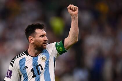 La selección argentina, con Lionel Messi como referente, busca un lugar en los octavos de final del Mundial Qatar 2022