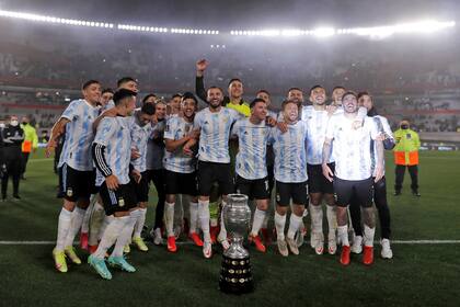 La selección argentina, con Messi a la cabeza, festeja la consecución de la Copa América 2021