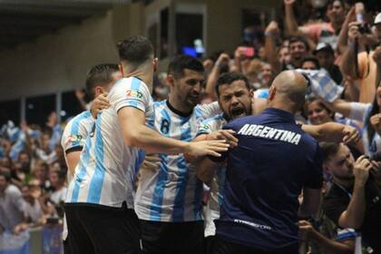 La selección argentina de Futsal es campeona vigente de las dos versiones del juego, el de la FIFA y el de la AMF