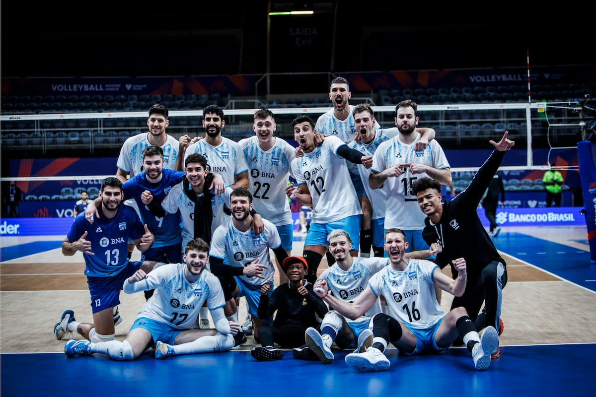 La selección argentina de voleibol busca clasificar a los Juegos Olímpicos a través del ranking, que se ve influenciado por la VNL