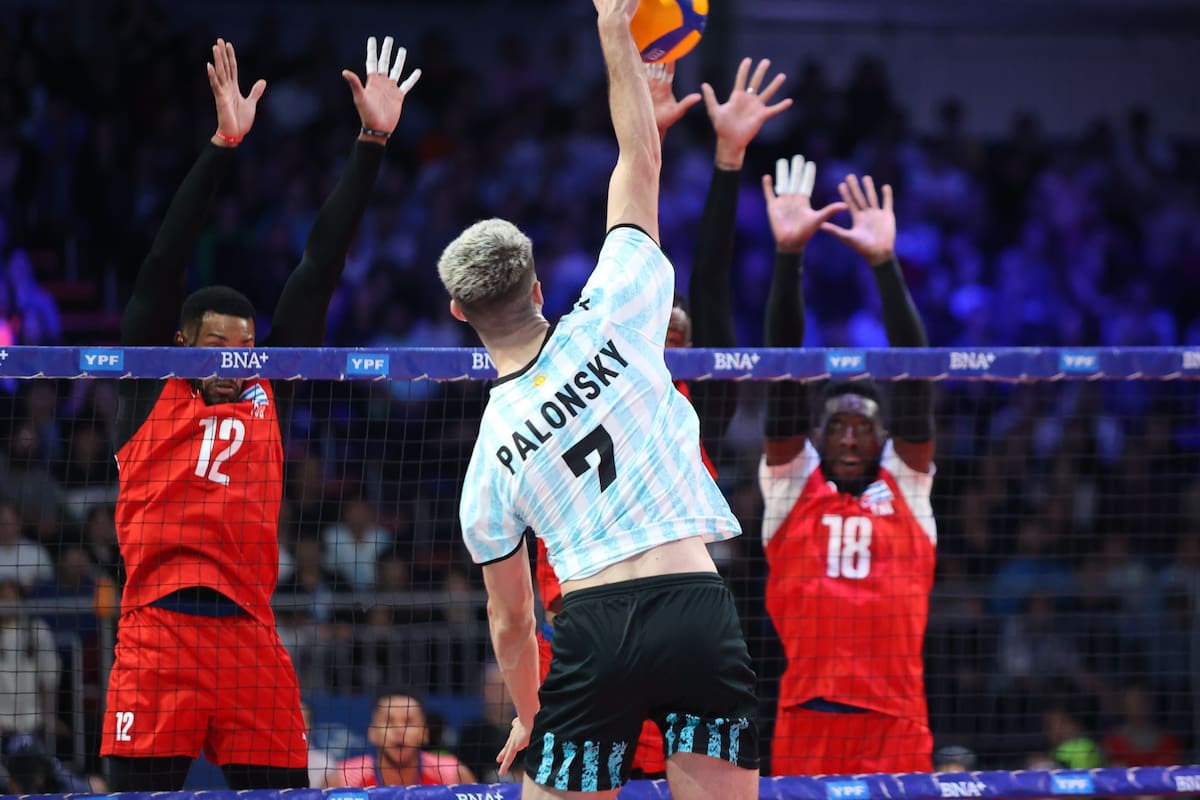 La selección argentina de vóleibol jugó dos amistosos en la previa a su debut en la VNL 2023 y ambos fueron contra Cuba