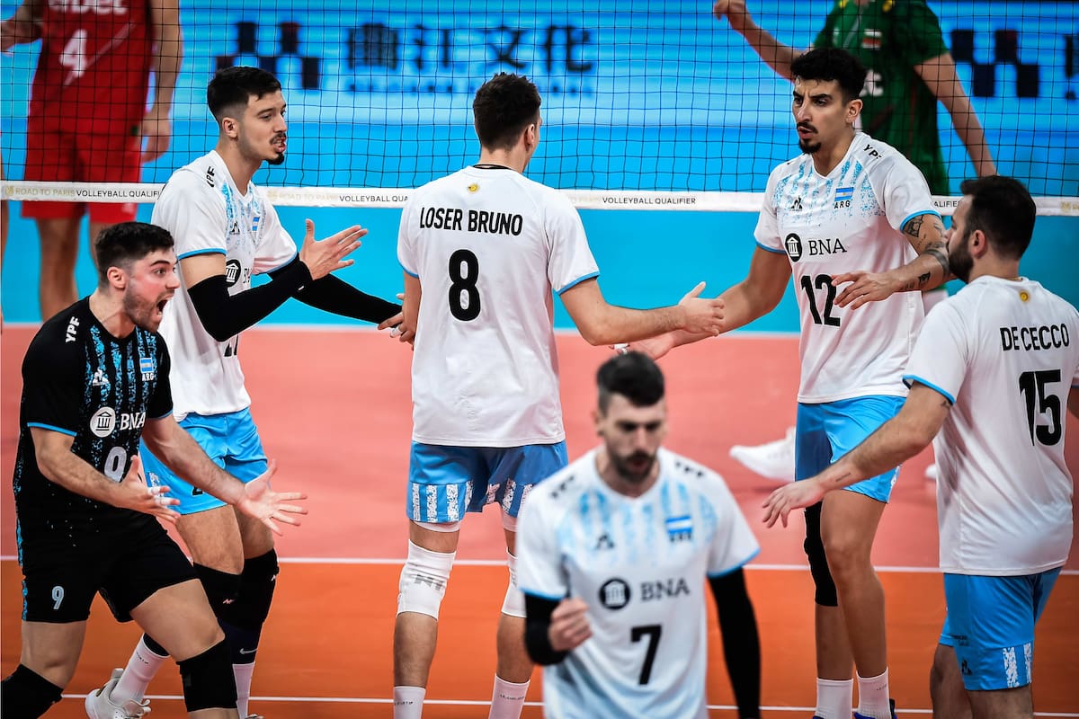 La selección argentina de vóleibol tiene como objetivo clasificar a los Juegos Olímpicos 2024