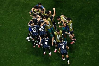 La selección argentina derrotó a Inglaterra en las semifinales e irá por el bicampeonato consecutivo