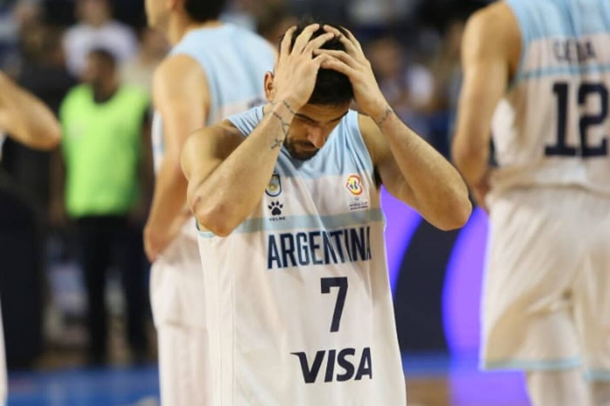 La selección argentina desperdició una ventaja de 17 puntos a su favor contra Dominicana y quedó afuera del Mundial 2023