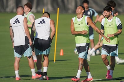 La selección argentina entrena en The Compass Minerals National Performance Center en Kansas City - Facundo Medina Gonzalo Montiel