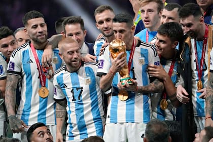 La selección Argentina festeja el campeonato del Mundo en Qatar 2022; pronto lo hará en su país con estadios colmados