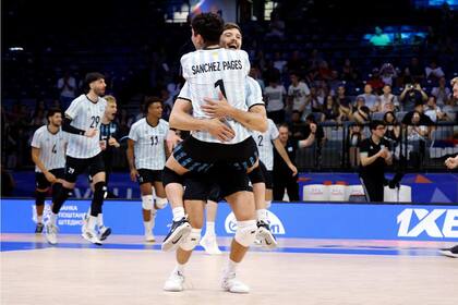 La selección argentina ganó tres partidos en Belgrado y se metió en zona de clasificación a cuartos de final de la VNL