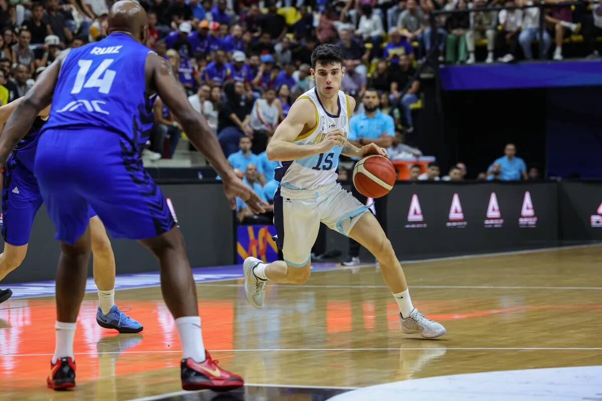 La selección argentina perdió con Venezuela, pero se clasificó a la AmeriCup por la derrota de Chile frente a Colombia