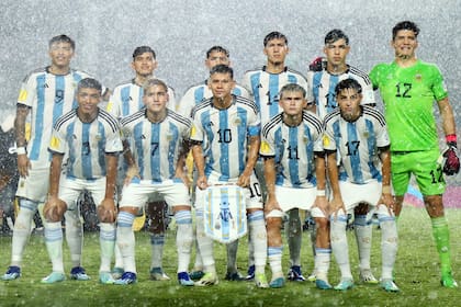 La selección argentina Sub 17 recordó a Diego Maradona