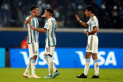 La selección argentina Sub 20, que hace de local en el Mundial de la categoría, es una de las dos que culminaron la primera etapa con puntaje ideal