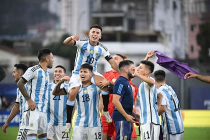 La selección argentina Sub 23 se aseguró su presencia en Paris 2024 luego de ganarle a Brasil por 1 a 0 en el Preolímpico