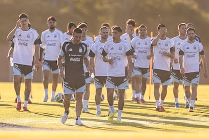 La selección argentina trabaja en el país; solo logró pautar dos amistosos en la Bombonera