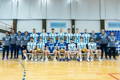 La selección argentina ya hizo su estreno, aunque cometió demasiados errores que le costaron la derrota
