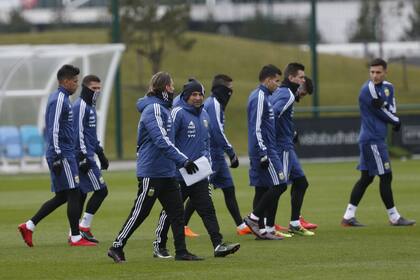 La selección argentina ya se entrena en Manchester de cara al amistoso con Italia