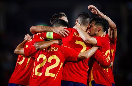La selección de España se prepara para la Eurocopa; busca levantar el cuarto trofeo de su historia