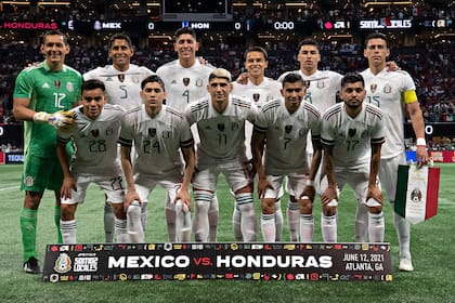 La Selección de Fútbol de México fue multada por cantos homófobos en partidos oficiales.