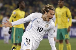 Cuáles son los primeros desafíos que tiene Diego Forlán al frente de la selección de Uruguay