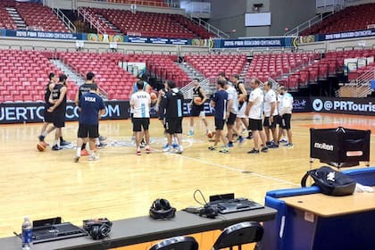 La selección en su primer entrnamiento en San Juan de Puerto Rico