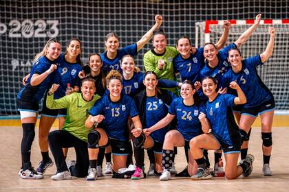La selección femenina de handball busca ganar su primera medalla dorada y así quedarse con la única plaza en juego para París 2024
