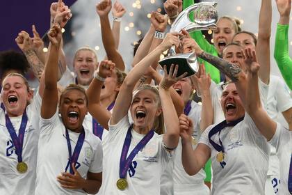 La selección femenina de Inglaterra consiguió su primer título luego de dos subcampeonatos europeos