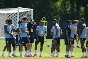 Un compañero de Enzo Fernández en Chelsea reemplazará al lateral inglés que es baja del Mundial por lesión