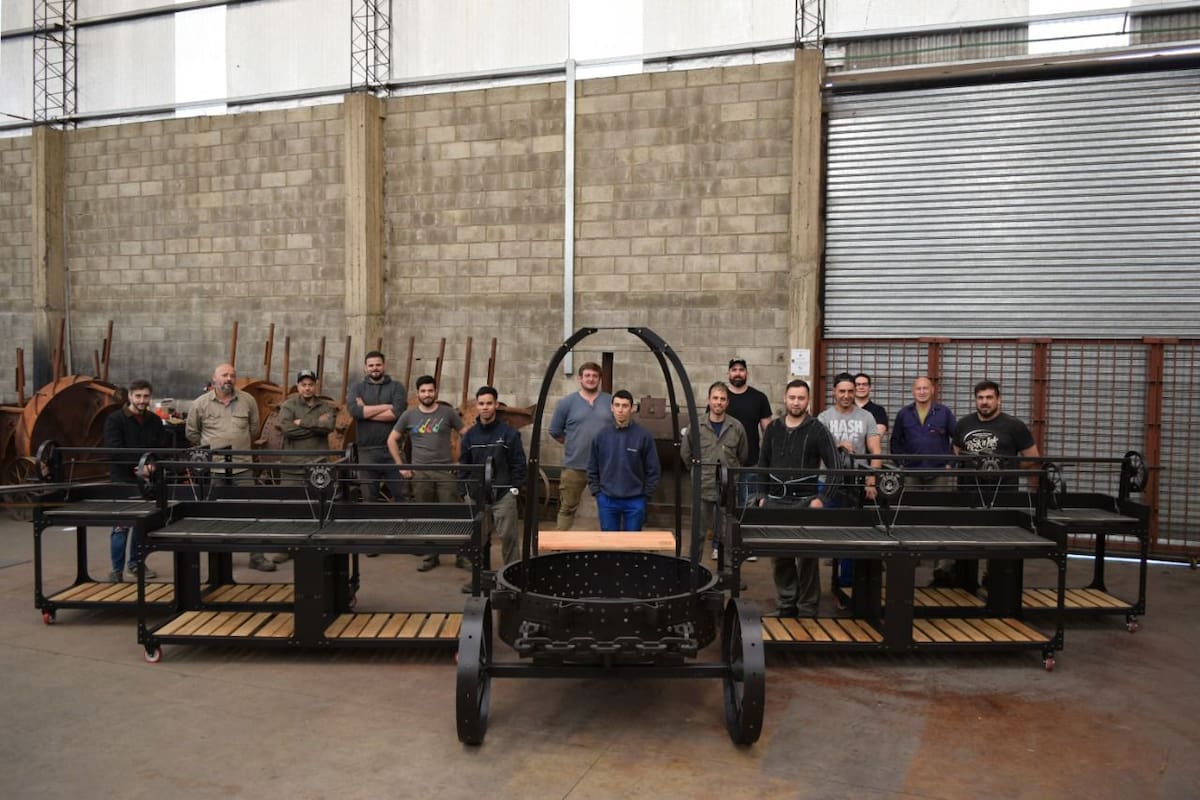 La selección llevó a Qatar cuatro parrillas construidas con mediadas especiales para todo el plantel