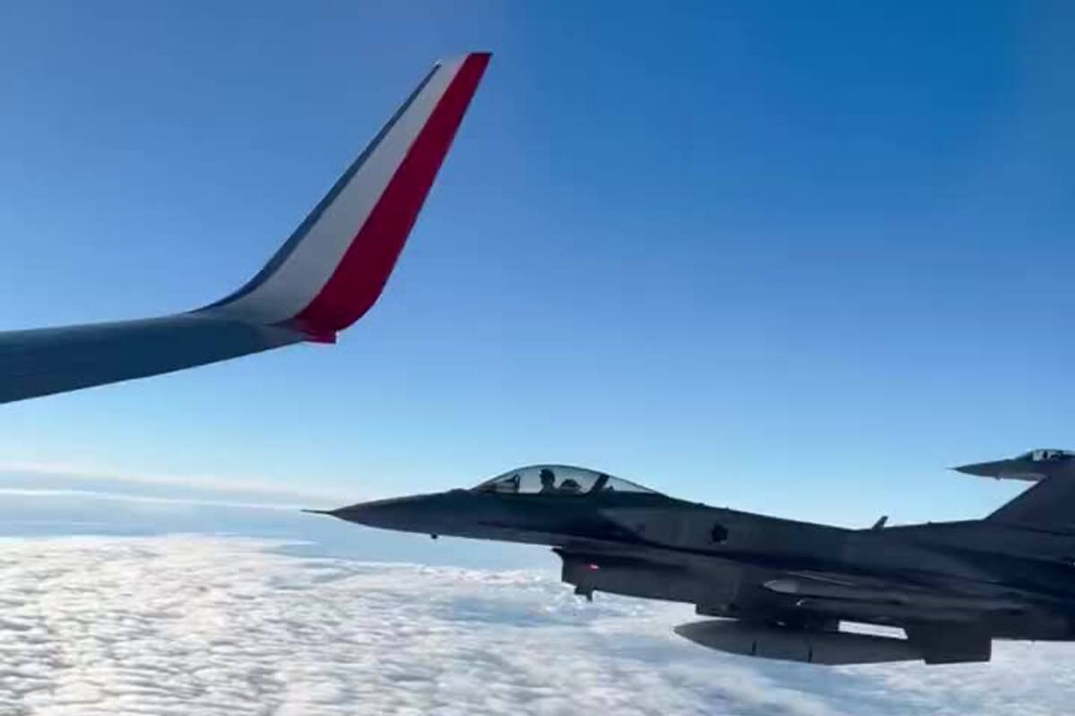 La selección polaca fue escoltada por aviones de caza F-16 hasta salir de su espacio aéreo