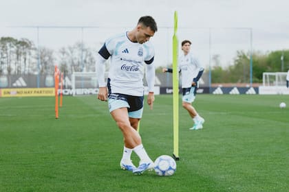 La selección se entrenará hasta el martes en Ezeiza y luego viajará a Córdoba para enfrentar a Bolivia