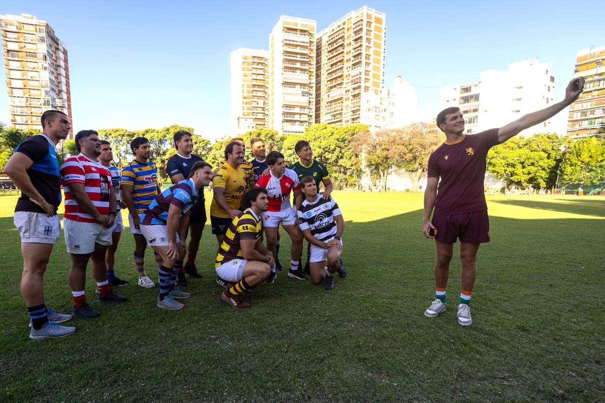 La selfie de Alejandro Urtubey, referente de Newman, el campeón, durante el lanzamiento oficial del Top 14 en la sede de belgrano Athletic