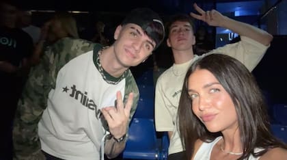 La selfie de Zaira y Bauleti en el concierto de Luck Ra