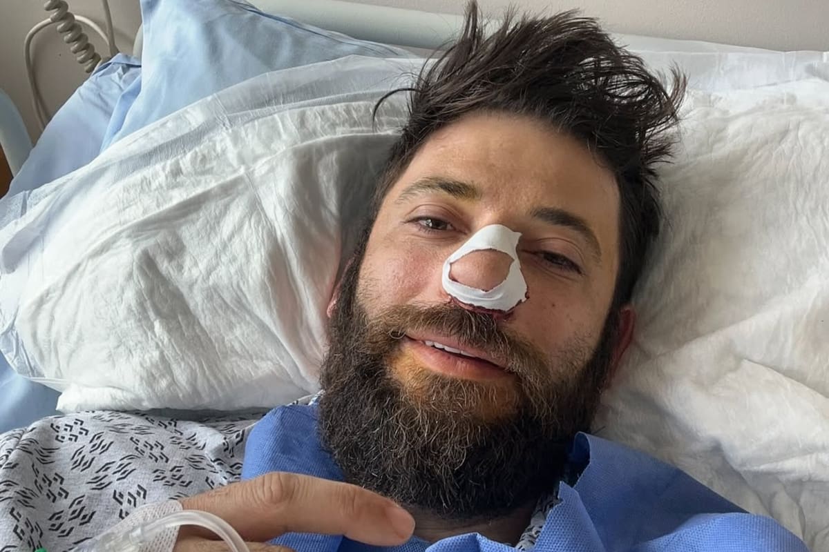 La selfie que compartió el actor en su cuenta de Instagram para agradecer y los saludos y contar qué fue lo que le pasó (Foto: Instagram @stan_yanevski)