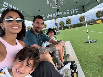 La selfie que sacó Antonela Roccuzzo antes de ver el partido de Thiago Messi