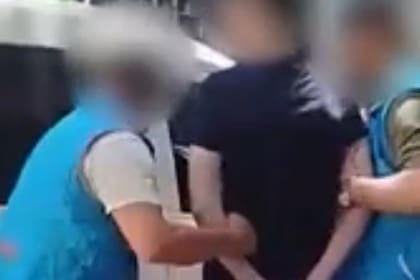 La semana pasada, la policía frustró en tiempo real un cuento del tío y detuvo a uno de los estafadores en Recoleta