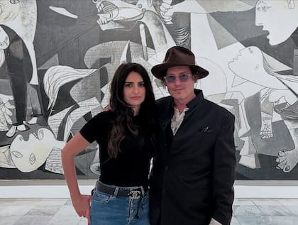 La semana pasada Penélope Cruz y Johnny Depp visitaron el Museo Nacional Centro de Arte Reina Sofía en Madrid