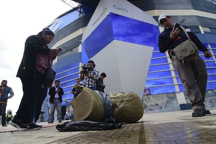 La semana pasada se destrozó con un martillo un busto de Morales que adornaba la entrada a un complejo deportivo en la región central de Cochabamba construido en 2015 y que llevaba su nombre