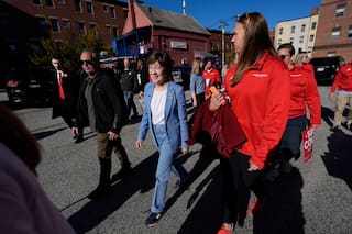 Trump exime algunas importaciones canadienses de aranceles del 50% para ayudar a candidata en Maine