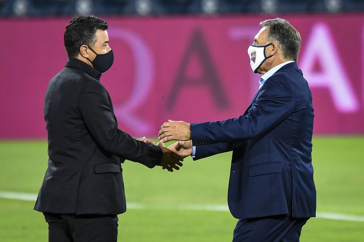 La sentida despedida de hinchas de River a Miguel Ángel Russo: “No hay colores ni rivalidades”