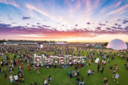 El Lollapalooza Argentina 2024 se realizará el 15, 16 y 17 de marzo en el Hipódromo de San Isidro