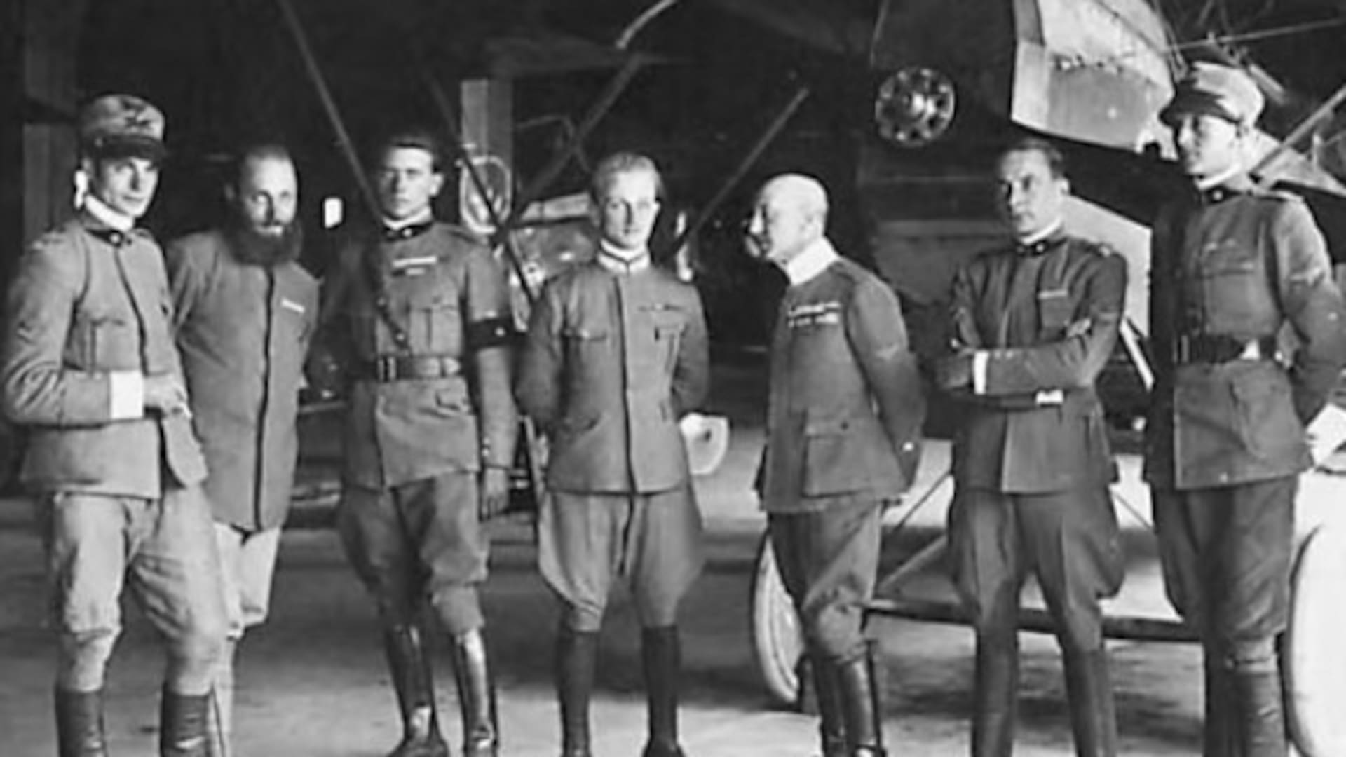 La Serenissima, la escuadrilla italiana que hizo historia al bombardear Viena, durante la Primera Guerra Mundial, con panfletos que llamaban a la paz