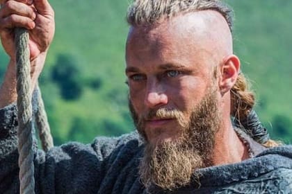 La serie de Vikingos volvió furor a la figura de Ragnar Lothbrok, pero muchos historiadores aseguran que no se trataría de una persona real