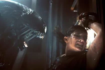 La serie es famosa por las secuelas y precuelas marcadas por choques de personalidades en los rodajes e interferencias de los estudios