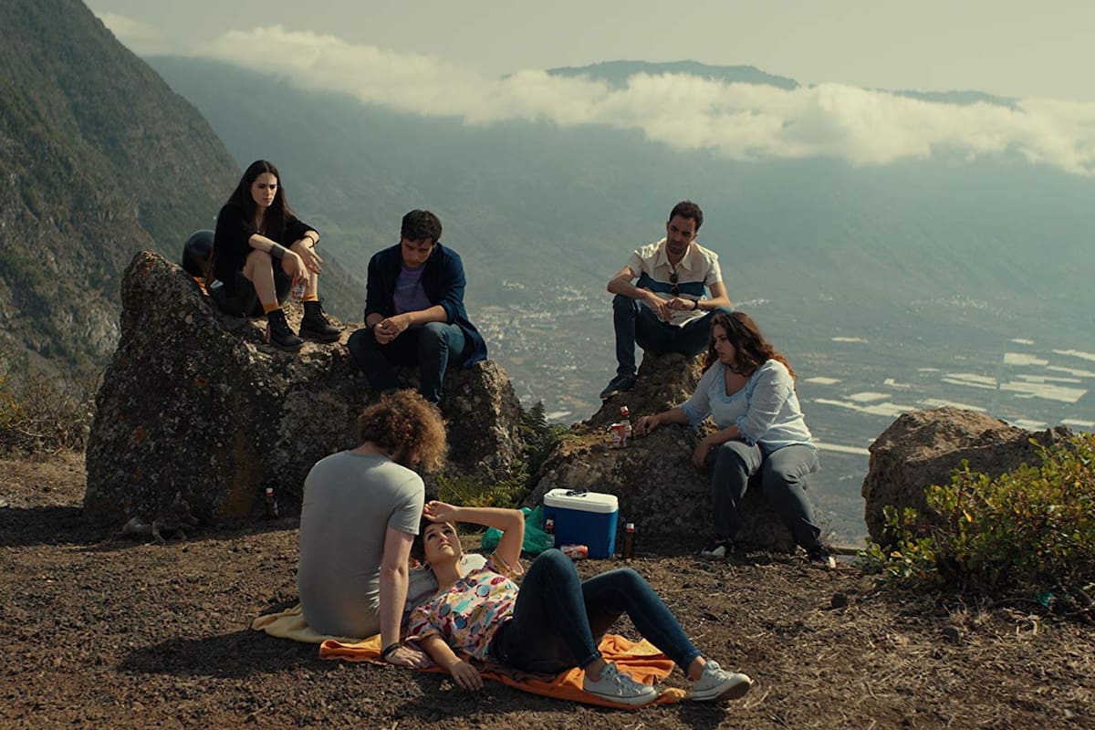 La serie española, protagonizada por Candela Peña, Darío Grandinetti y Juan Carlos Vellido, está disponible a través de Movistar Play