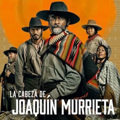 La serie explora el rechazo que experimentan los migrantes de diferentes partes del mundo que llegaron a California a buscar mejor futuro