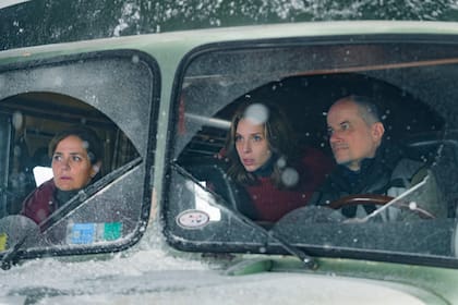 La serie sigue las líneas generales de la historia de Oesterheld