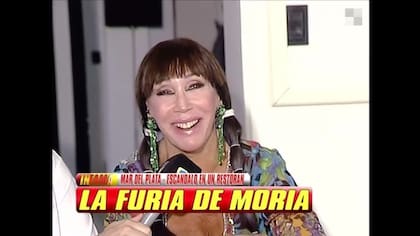 La serie sobre la vida de Moria Casán recuperó algunos de sus momentos más recordados (Captura: América TV)