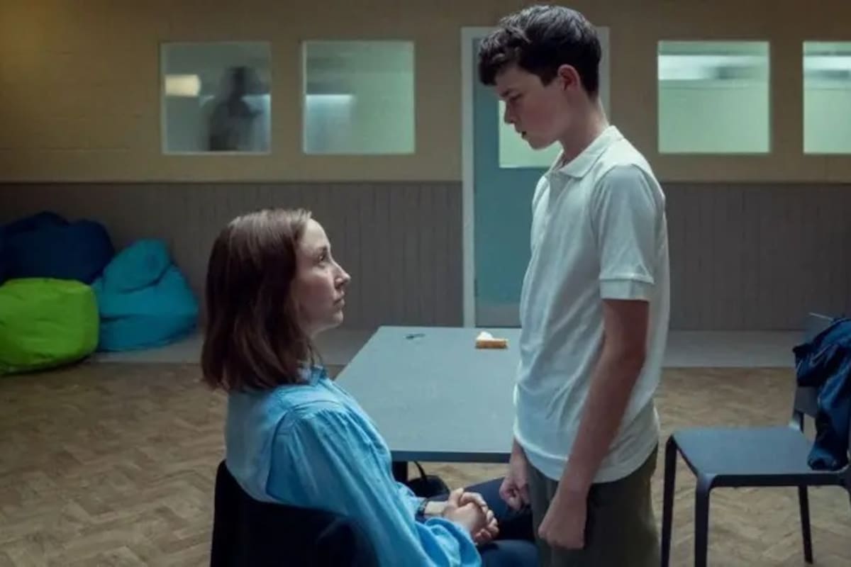 La serie trata temas como la masculinidad tóxica, la ciberviolencia y los incels