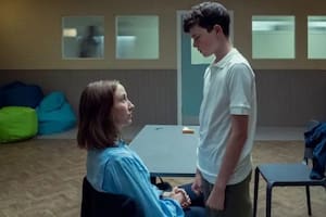 La serie trata temas como la masculinidad tóxica, la ciberviolencia y los incels